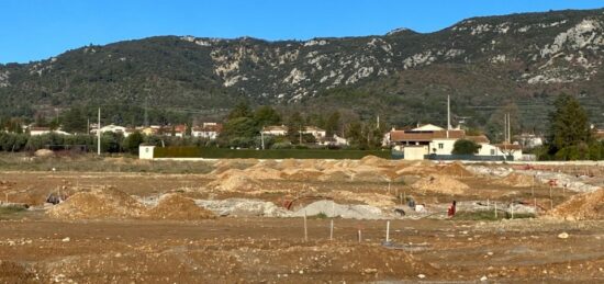 Terrain à bâtir à Volx, Provence-Alpes-Côte d'Azur