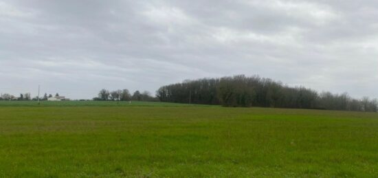 Terrain à bâtir à , Charente