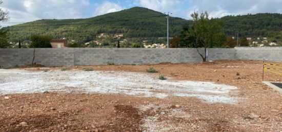 Terrain à bâtir à Cuers, Provence-Alpes-Côte d'Azur