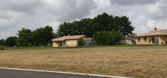 Terrain à bâtir à Cazères-sur-l'Adour, Nouvelle-Aquitaine