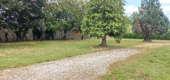 Terrain à bâtir à Saint-Seurin-sur-l'Isle, Nouvelle-Aquitaine