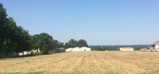 Terrain à bâtir à Burie, Nouvelle-Aquitaine